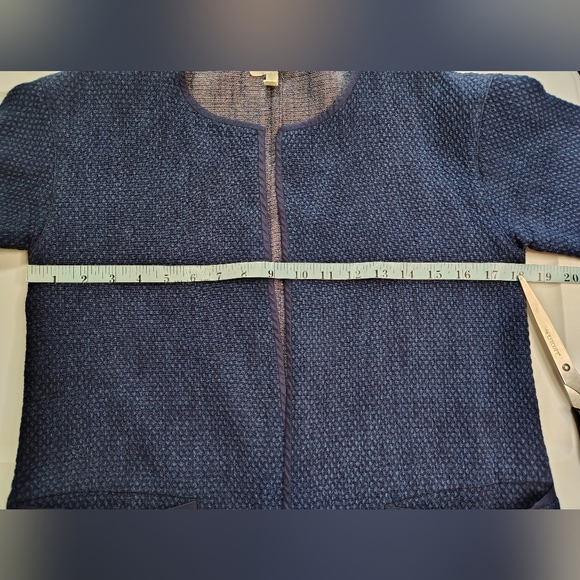 Eileen Fisher women's woven denim cardigan jacket, textured, sz 2P, oversized. - Picture 6 of 13